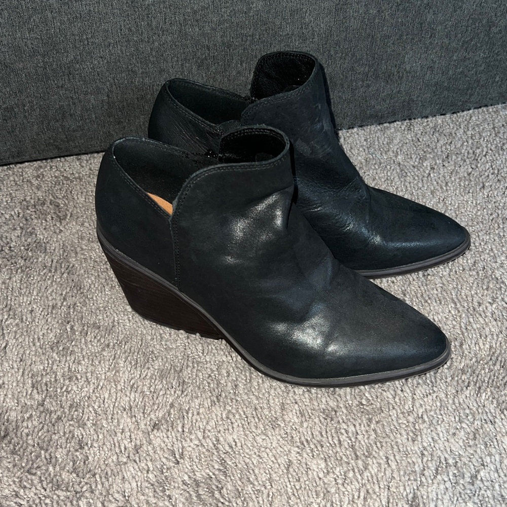 Lucky Brand leather Ankle Boots Size 7